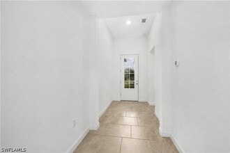 Building Photo - 18311 Ridgeline Dr