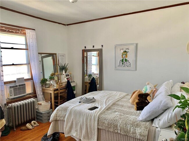 Foto del edificio - 1401 Mather Ave