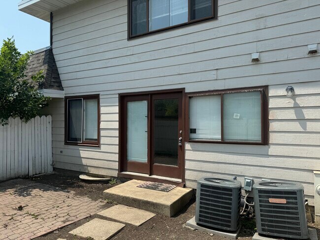 Building Photo - 5704 Tiburon Ct