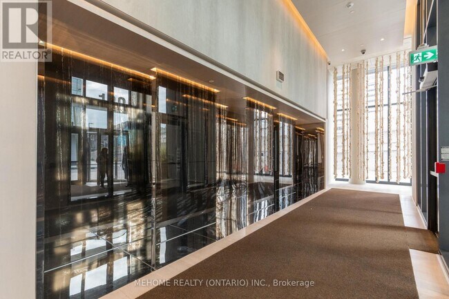Building Photo - 138-PH138 Downes St