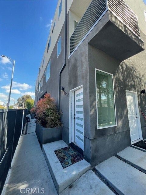 Building Photo - 2652 Hauser Blvd