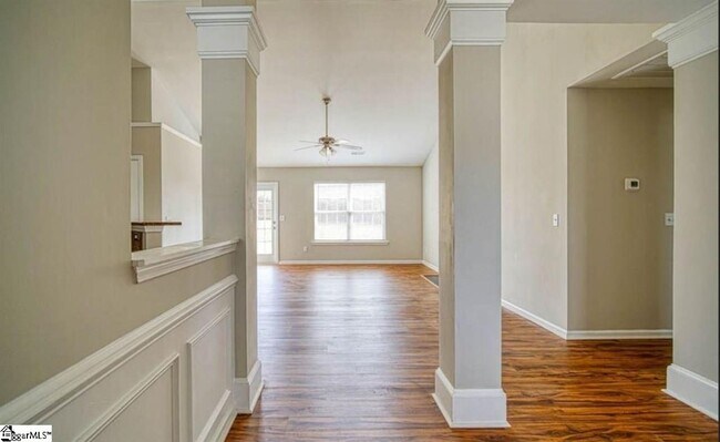 Building Photo - 500 Plamondon Dr