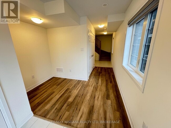 Building Photo - 55 Gunnel Rd