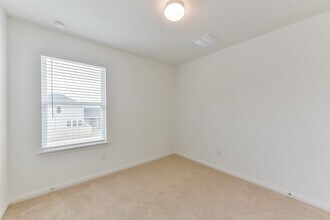Building Photo - 3906 Sugardale St