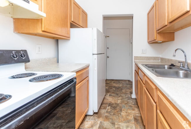 1HAB, 1BA - 600 ft² - The Reserve at Warren