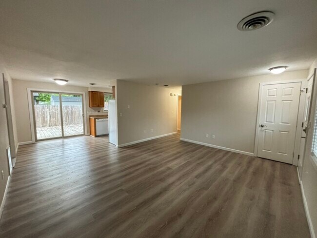 Building Photo - 9493 SE 55th Ave