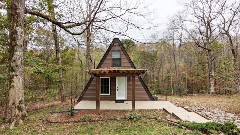 Primary Photo - 452 Harper Rd