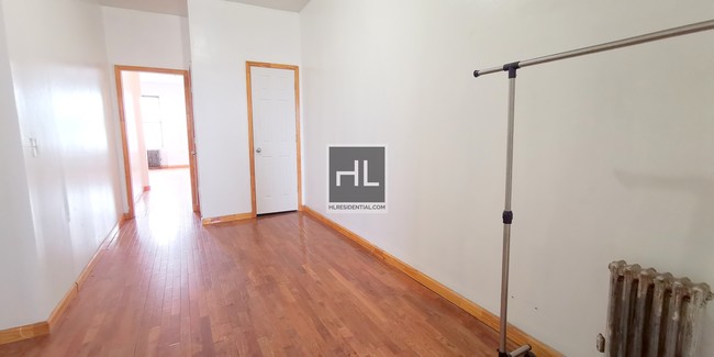 Building Photo - Prime Williamsburg 1 Bed Apartment Near L