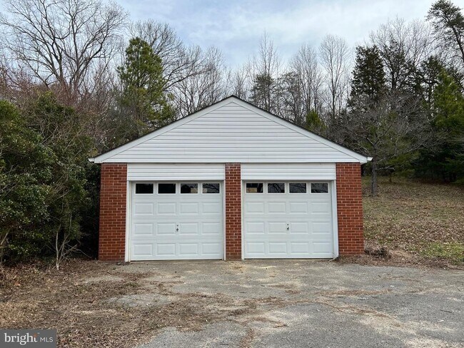 Building Photo - 23458 Three Notch Rd