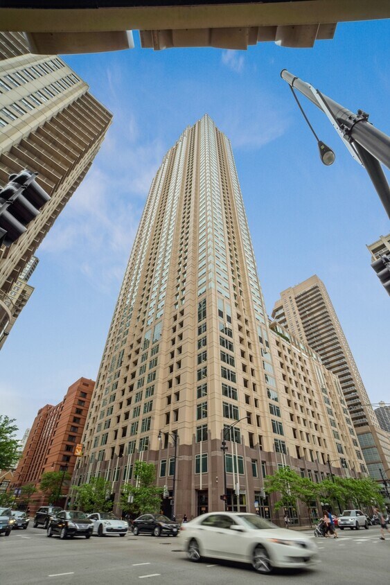 Foto principal - 33 W Ontario St
