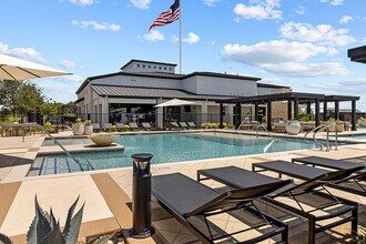 Building Photo - Luxe of Denton