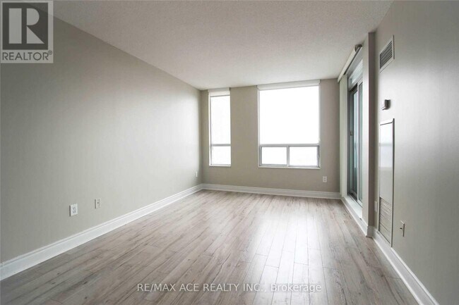 Photo du bâtiment - 50-2750 Brian Harrison Way