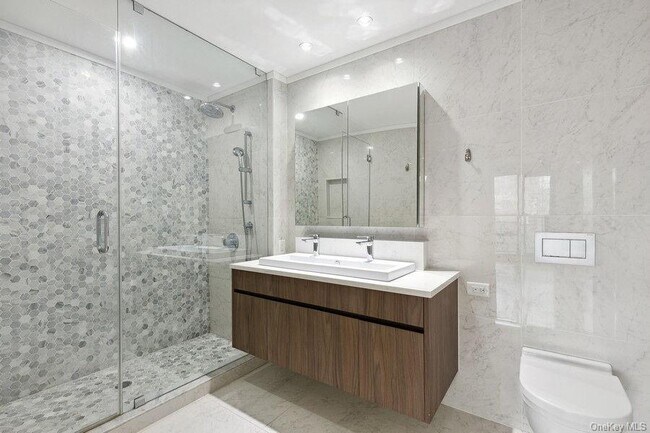 Foto del edificio - 253 E 7th St