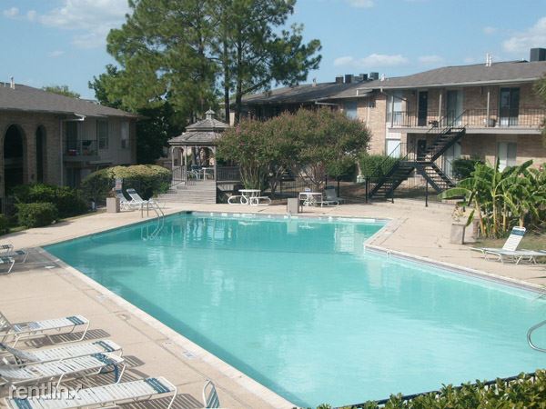 Foto principal - 6900 N Vandiver Rd