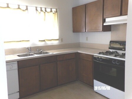 Building Photo - 3251 De Forest Rd