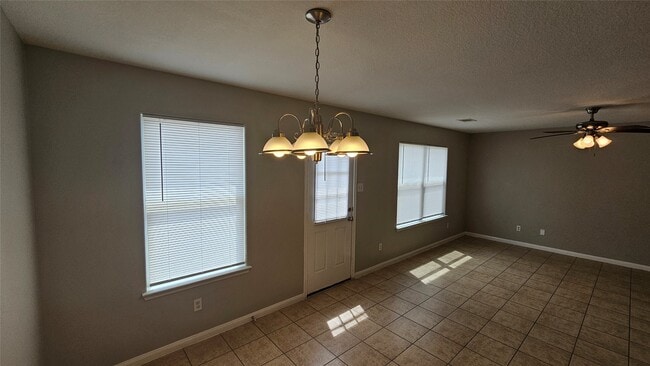 Building Photo - 7119 Acacia Ln