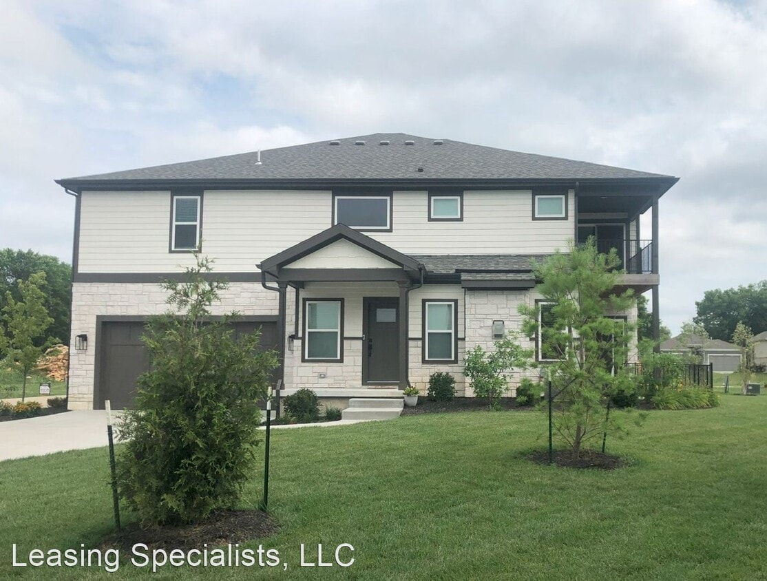 Foto principal - 4 br, 3.5 bath House - 16224 Broadmoor St