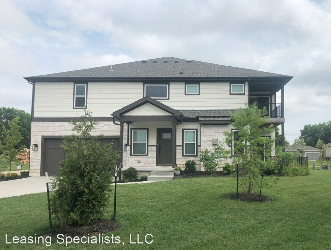 Primary Photo - 4 br, 3.5 bath House - 16224 Broadmoor St