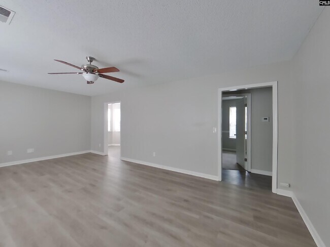Building Photo - 212 Stockland Rd
