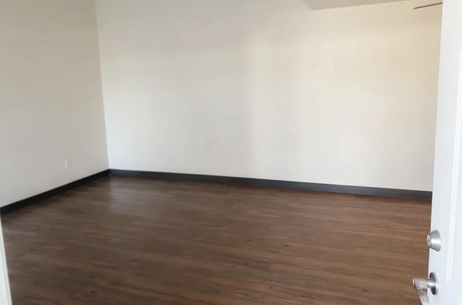 Foto del edificio - 32560 James Curtin Dr