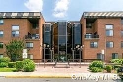 Primary Photo - 1 Ipswich Ave