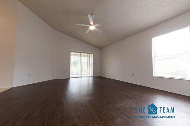Building Photo - 529 Terranova Cir