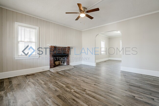 Building Photo - NOW OFFERING $250 OFF FIRST FULL MONTH IF ...
