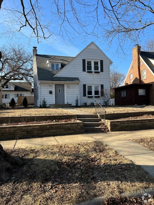 Building Photo - 2208 Cumberland St