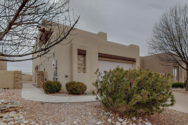 Building Photo - 8904 Desert Fox Way NE