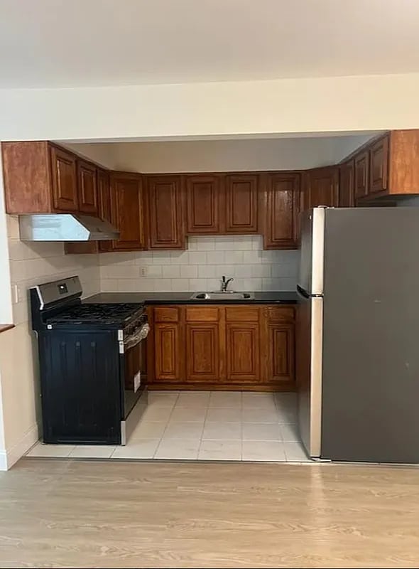 Photo - 141-33 Pershing Crescent House