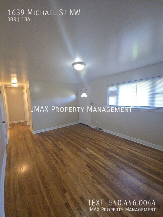 Foto del edificio - 1639 Michael St NW