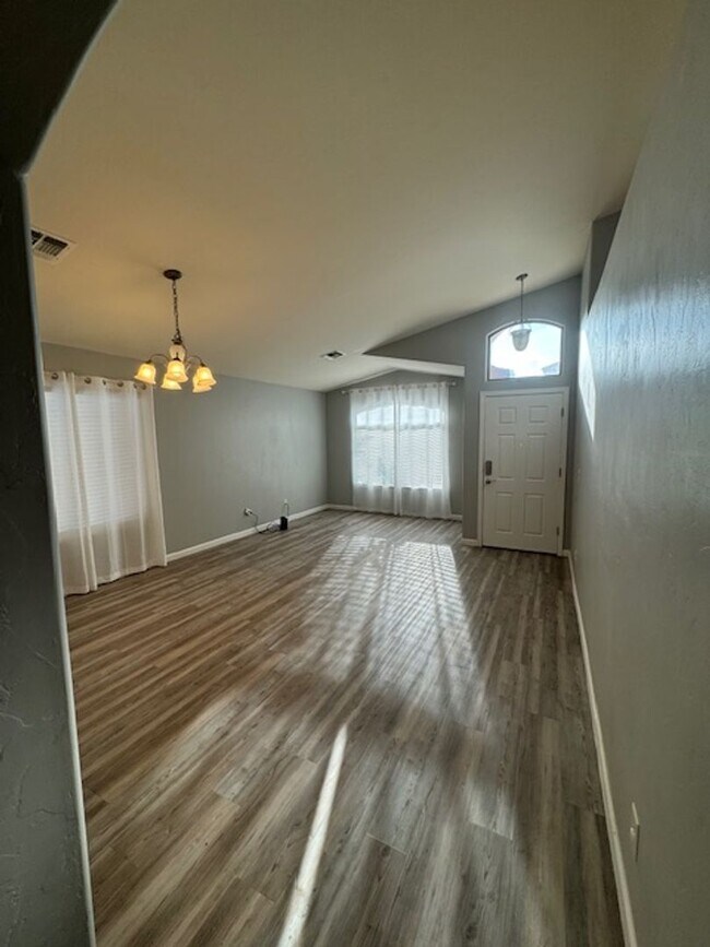Foto del edificio - Vail- 3 bedroom/ 2 bathroom with 3 car garage