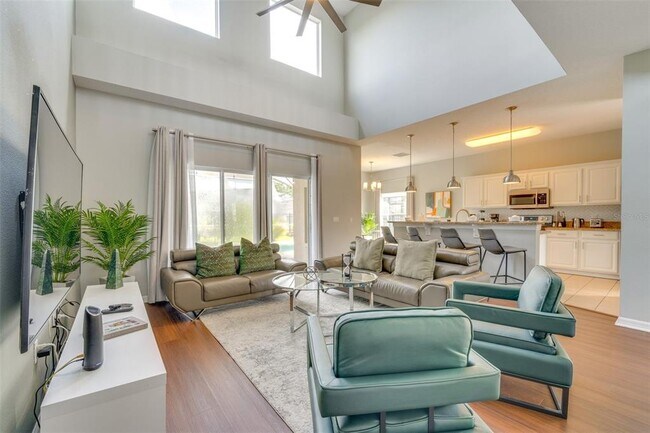 Building Photo - 441 Balmoral Dr