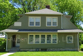 Building Photo - 6027 Forest Ave