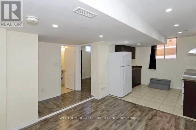 Building Photo - 109 George Robinson Dr