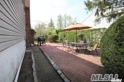 Foto del edificio - 8 Surrey Ln