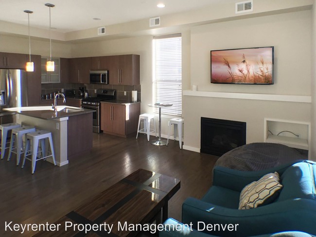 Building Photo - 2 br, 2 bath Townhome - 2134 N Clay Street