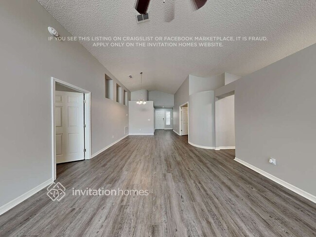 Foto del edificio - 4011 Fontana Pl