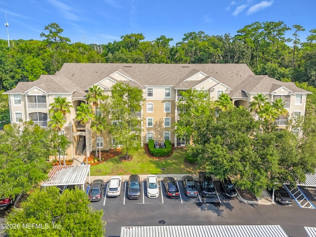 Building Photo - 7801 Point Meadows Dr
