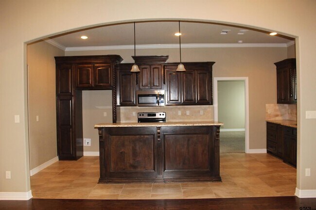 Foto del edificio - 1811 Spruce Pine Lane