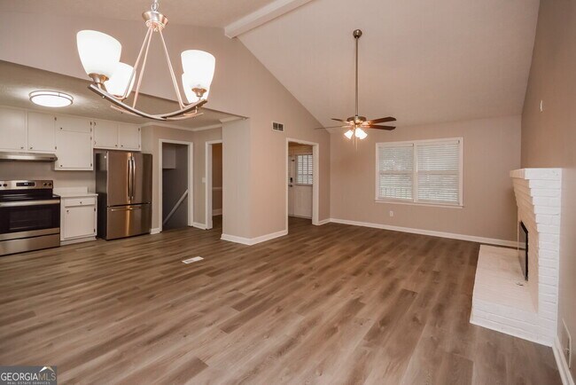 Building Photo - 2621 Laurel Woods Ln SE