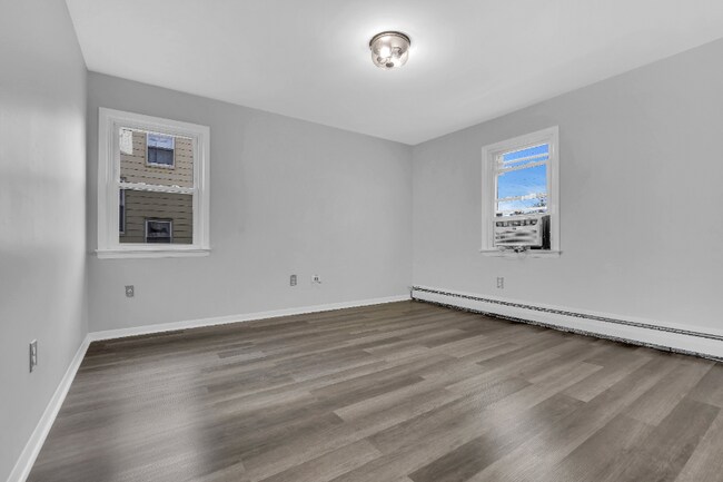 Foto del edificio - 14 Brookwood Dr