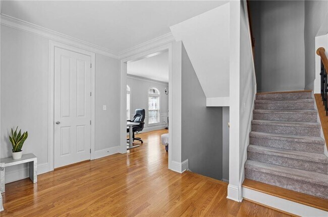 Building Photo - 5161 Monitor Ln