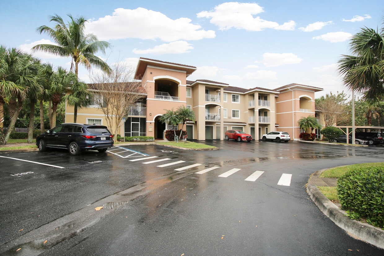 6556 Emerald Dunes Dr Unit 207, Royal Palm Beach, FL 33411 Condo for