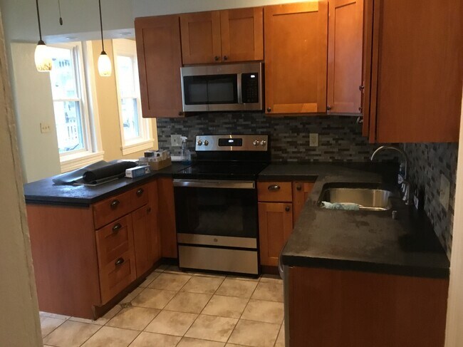 Building Photo - 275 Fayette St