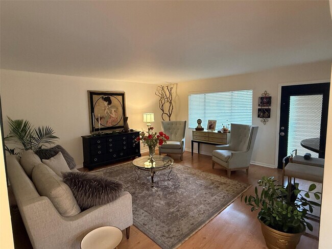 Foto del edificio - 15126 Ashland St