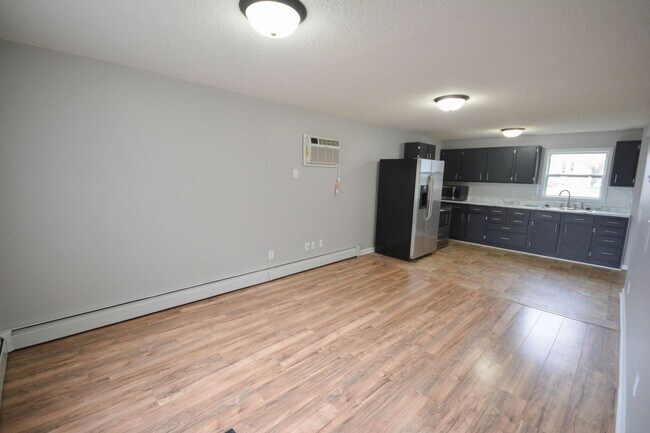 Foto del edificio - Must see renovations in this 4 bedroom home!