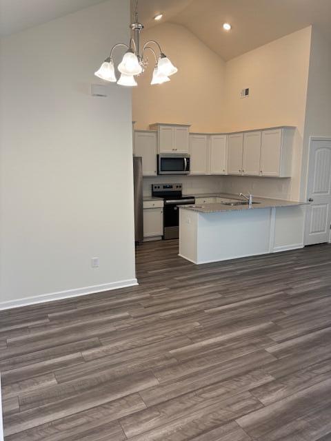 Building Photo - 335 Acorn St