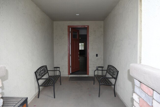Foto del edificio - 18427 W Pasadena Ave