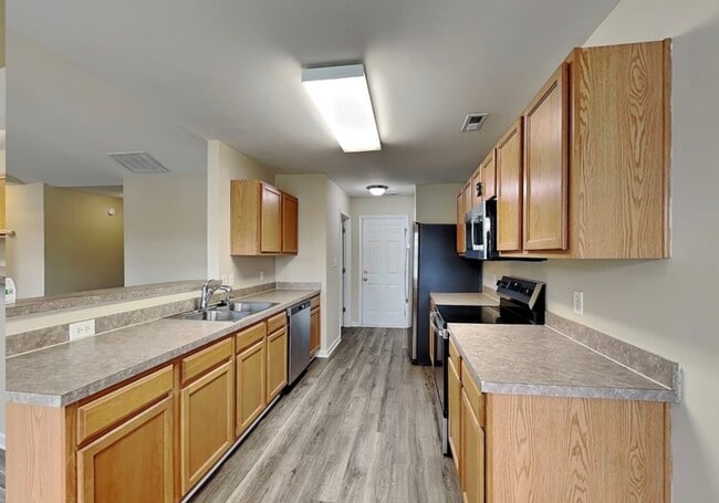 Building Photo - 2121 Centergrove Rd